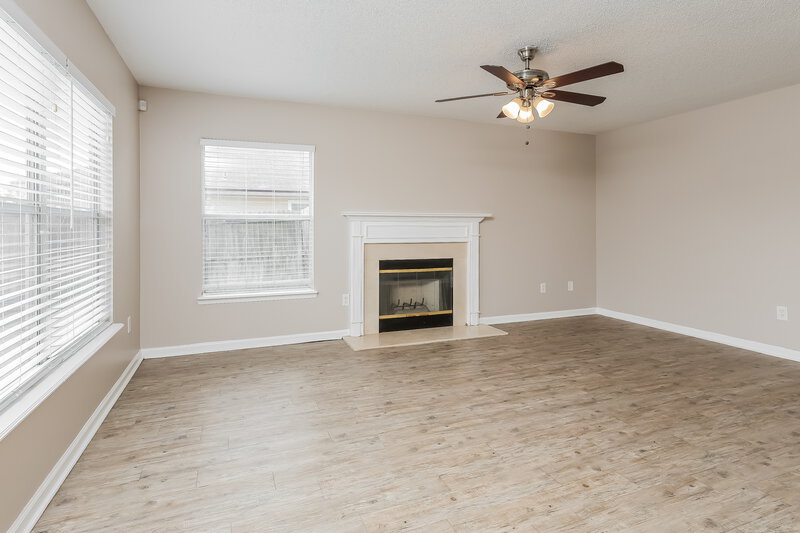 2,400/Mo, 14139 Crestwick Dr W Jacksonville, FL 32218 Living Room View