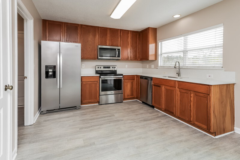 2,400/Mo, 14139 Crestwick Dr W Jacksonville, FL 32218 Kitchen View