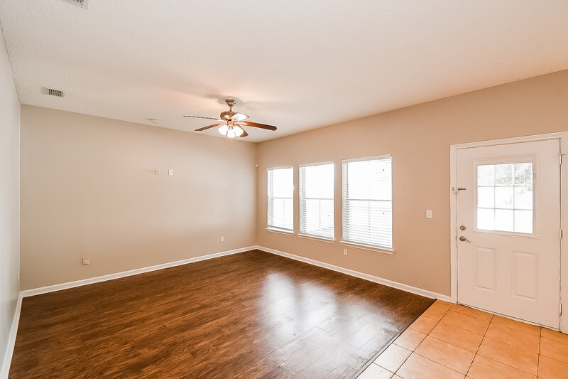 2,315/Mo, 6299 Devonhurst Dr Jacksonville, FL 32258 Living Room View