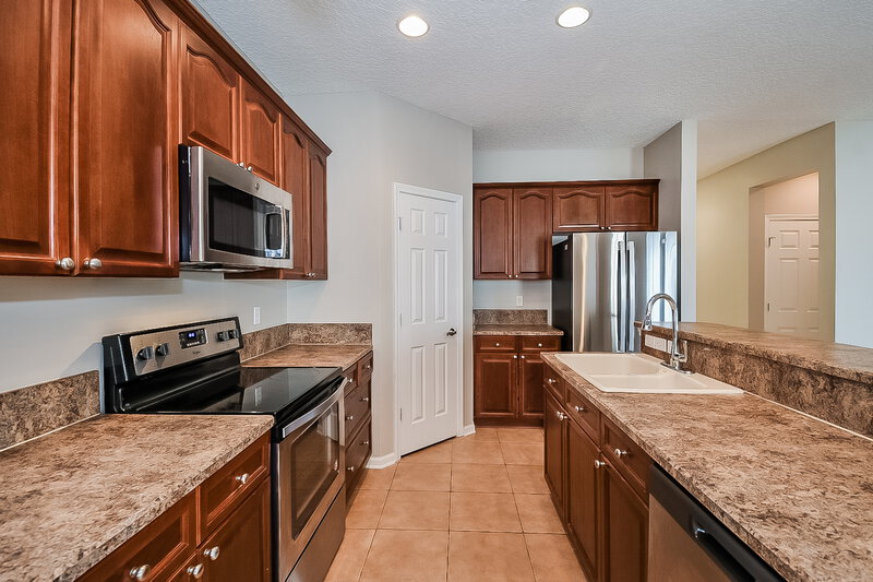 2,315/Mo, 6299 Devonhurst Dr Jacksonville, FL 32258 Kitchen View 2