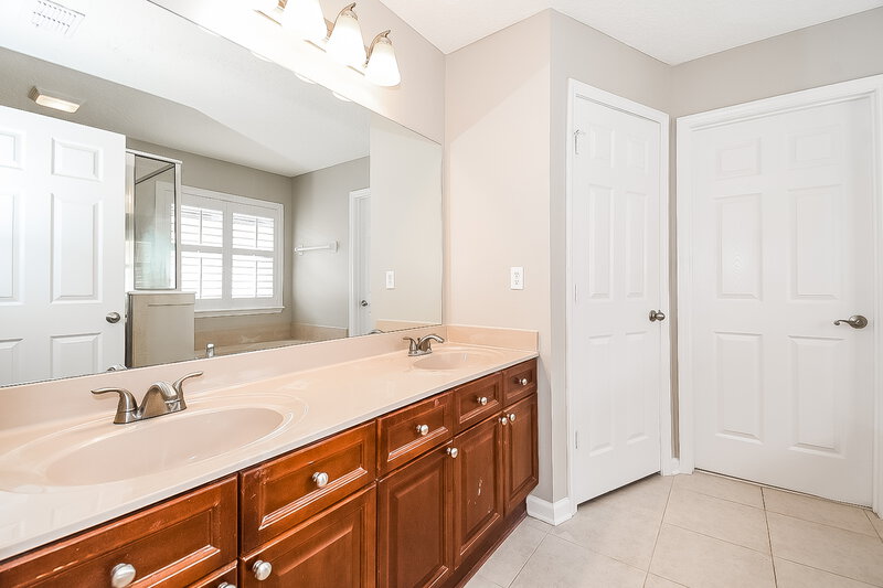 2,315/Mo, 6299 Devonhurst Dr Jacksonville, FL 32258 Main Bathroom View 2