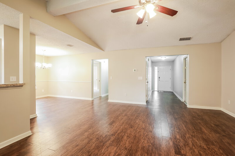 2,095/Mo, 4536 Arch Creek Dr S Jacksonville, FL 32257 Living Room View