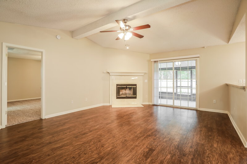 2,095/Mo, 4536 Arch Creek Dr S Jacksonville, FL 32257 Living Room View 2