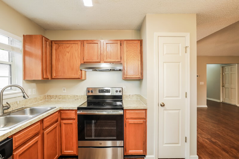 2,095/Mo, 4536 Arch Creek Dr S Jacksonville, FL 32257 Kitchen View 2