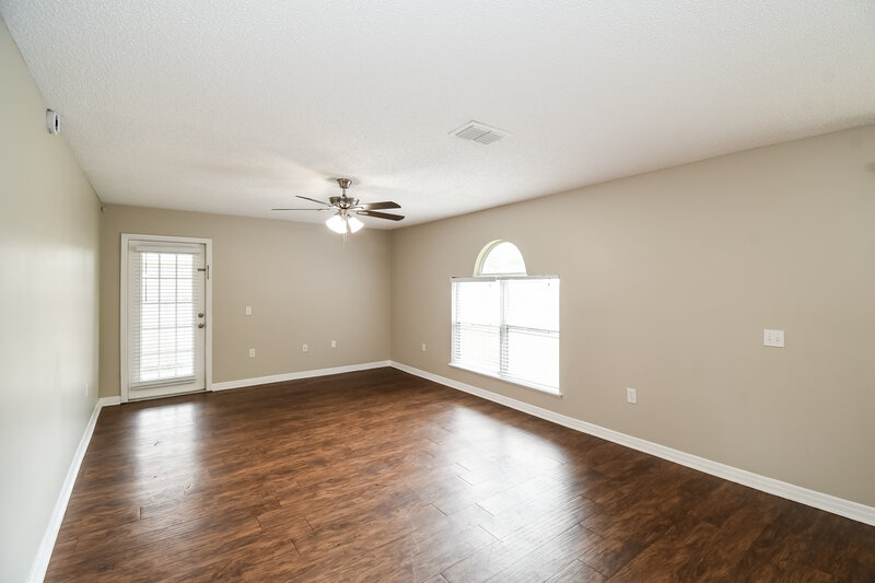 2,190/Mo, 3017 Sunset Ridge Dr Middleburg, FL 32068 Living Room View 2