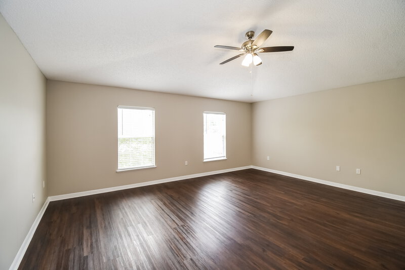 2,190/Mo, 3017 Sunset Ridge Dr Middleburg, FL 32068 Main Bedroom View 2