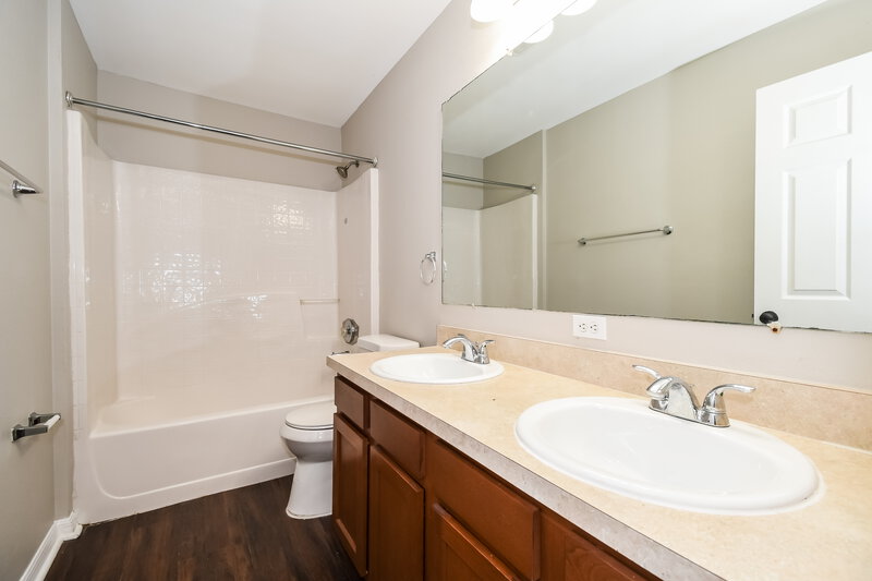 2,190/Mo, 3017 Sunset Ridge Dr Middleburg, FL 32068 Bathroom View