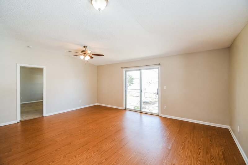 2,160/Mo, 7533 International Village Dr Jacksonville, FL 32277 Living Room View