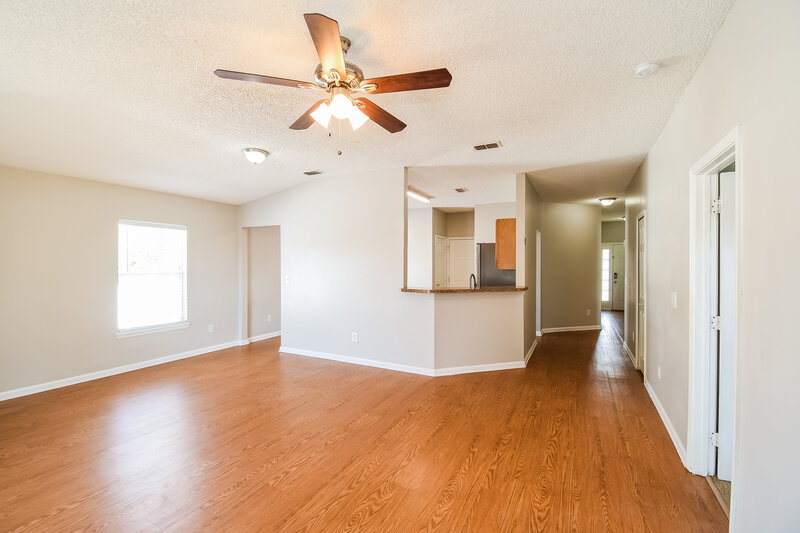 2,160/Mo, 7533 International Village Dr Jacksonville, FL 32277 Living Room View 2