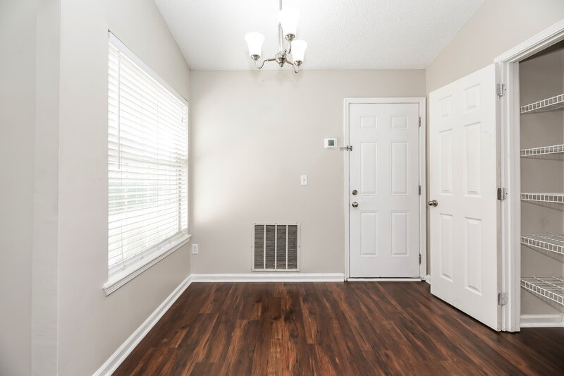 1,875/Mo, 2985 Waters View Cir Orange Park, FL 32073 Dining Room View 2