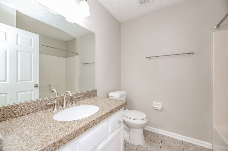 1,875/Mo, 2985 Waters View Cir Orange Park, FL 32073 Bathroom View