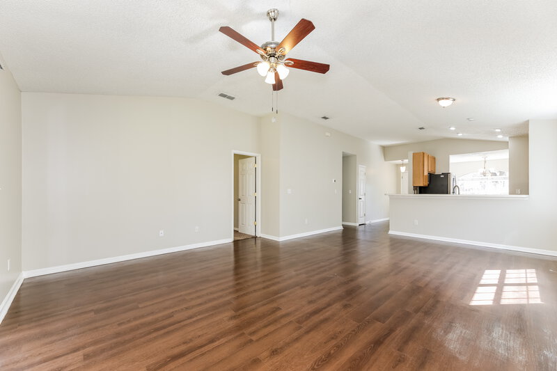 1,995/Mo, 9057 Fallsmill Dr Jacksonville, FL 32244 Living Room View 2