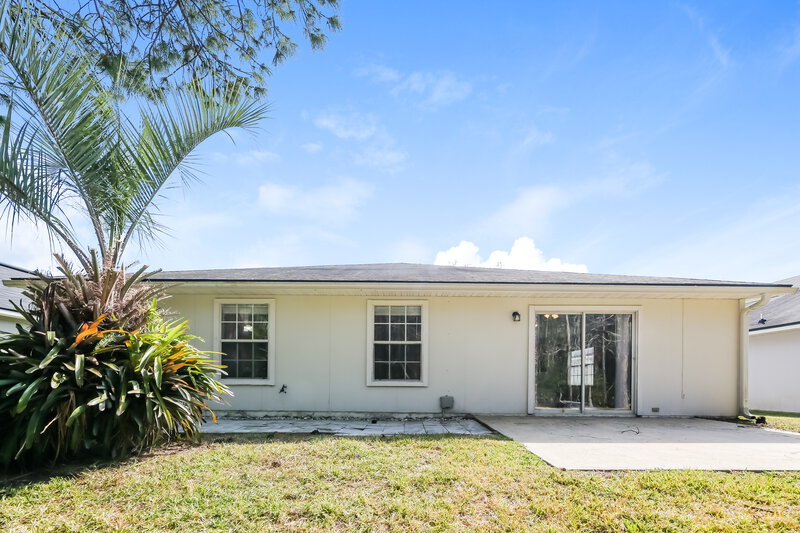 1,995/Mo, 9057 Fallsmill Dr Jacksonville, FL 32244 Rear View