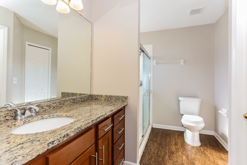 1,720/Mo, 4126 Weathered Pine Ct Middleburg, FL 32068 Main Bathroom View