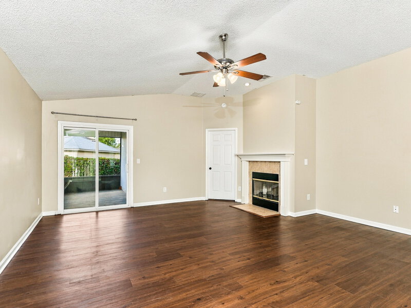 1,895/Mo, 1880 Pineta Cove Drive Middleburg, FL 32068 Family Room View