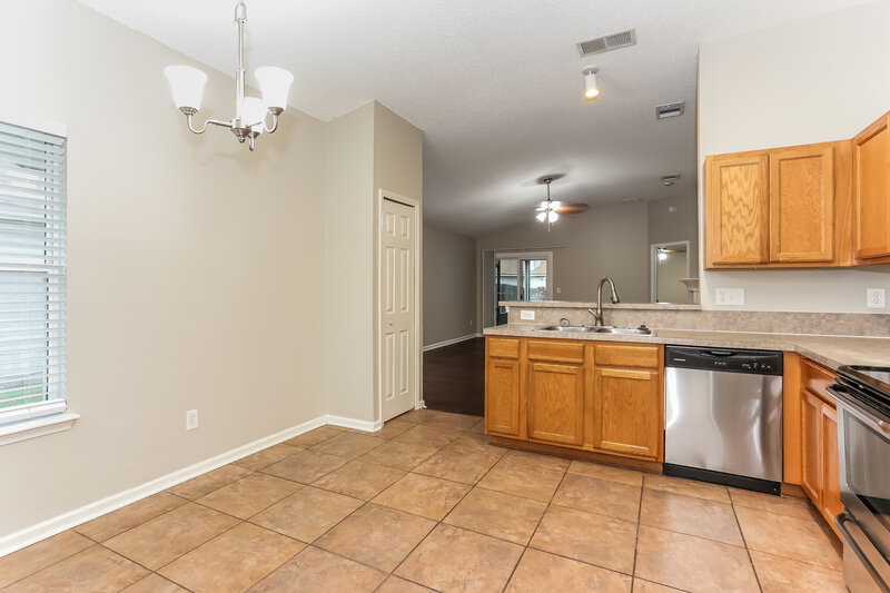 1,930/Mo, 1880 Pineta Cove Drive Middleburg, FL 32068 Dining Room View