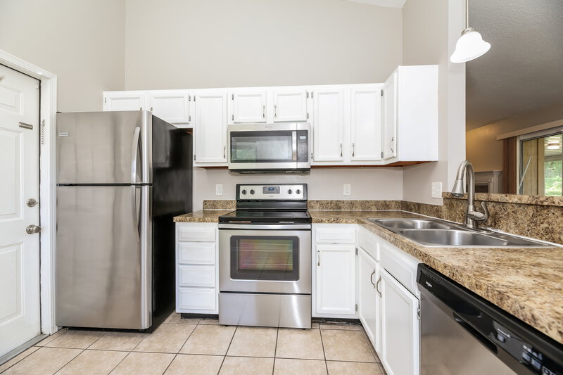 1,710/Mo, 1348 High Plains Dr S Jacksonville, FL 32218 Kitchen View