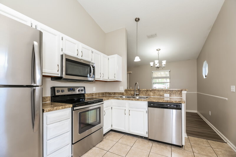 1,710/Mo, 1348 High Plains Dr S Jacksonville, FL 32218 Kitchen View 2