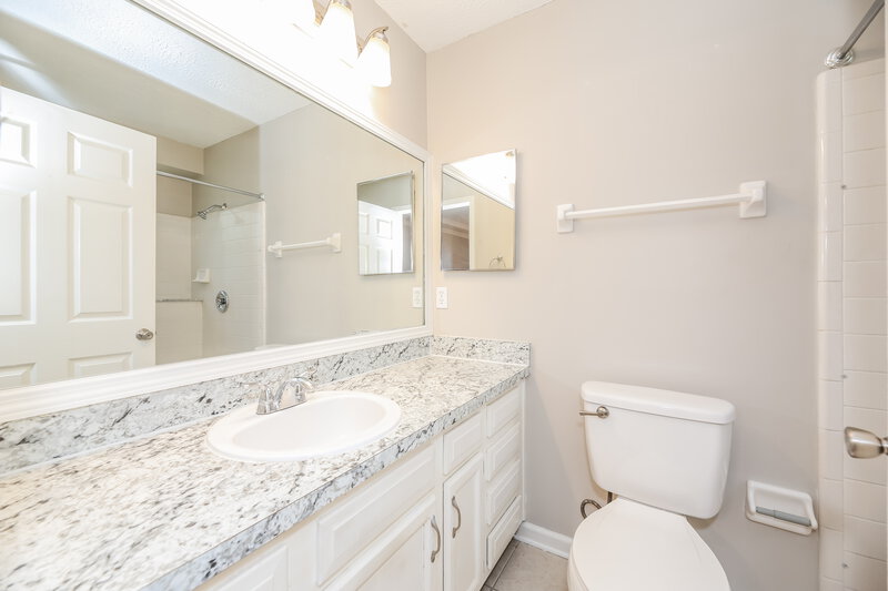 1,710/Mo, 1348 High Plains Dr S Jacksonville, FL 32218 Main Bathroom View