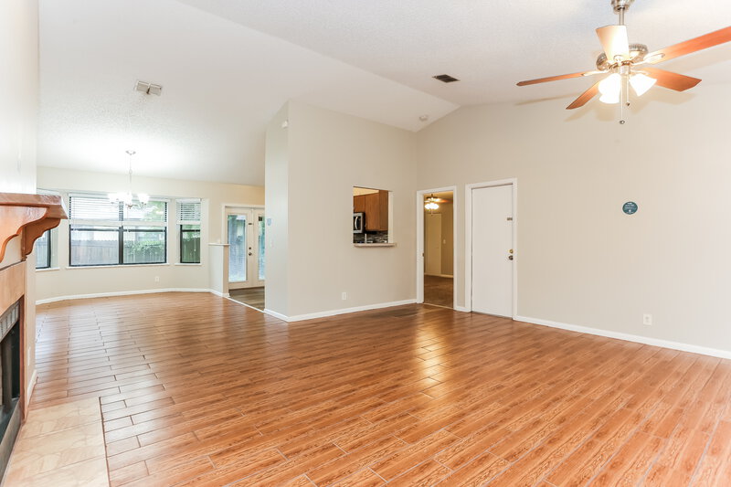 1,560/Mo, 4220 Penney Kamp Rd Jacksonville, FL 32218 Living Room View 3