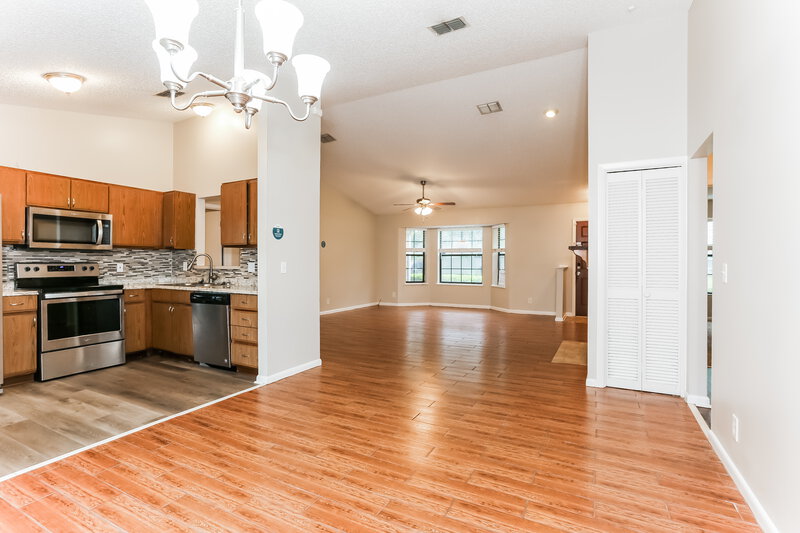 1,560/Mo, 4220 Penney Kamp Rd Jacksonville, FL 32218 Living Room View 4