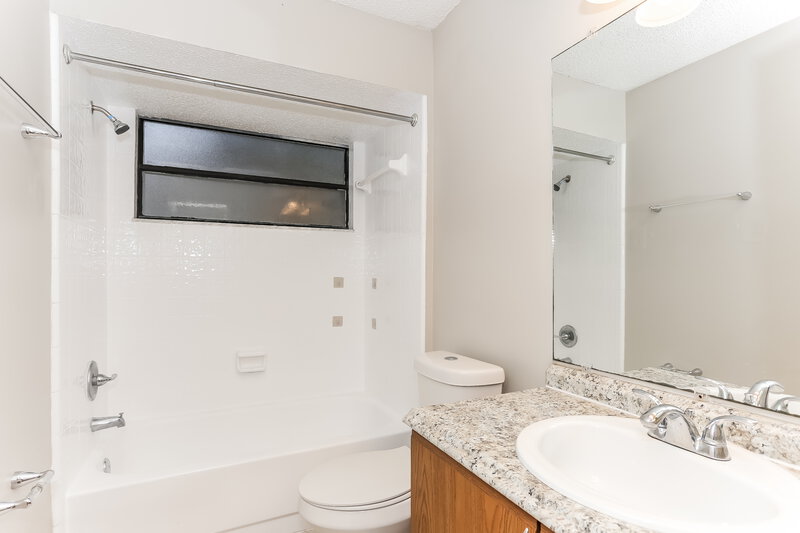 1,560/Mo, 4220 Penney Kamp Rd Jacksonville, FL 32218 Bathroom View