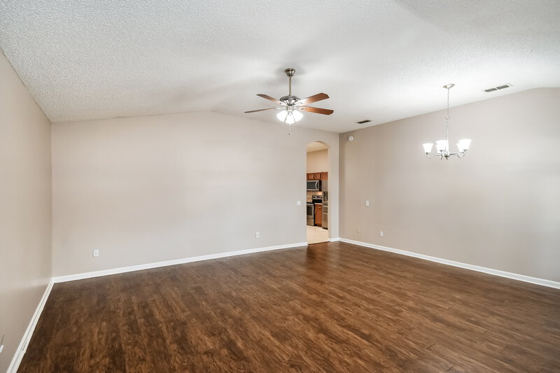 1,890/Mo, 9366 Daniels Mill Dr Jacksonville, FL 32244 Living Room View 2