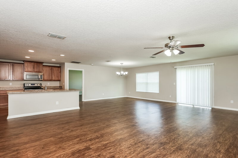 1,960/Mo, 3800 Falcon Crest Dr Green Cove Springs, FL 32043 Living Room View
