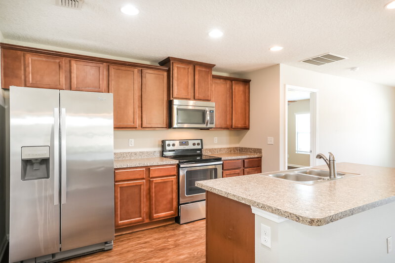 2,215/Mo, 3800 Falcon Crest Dr Green Cove Springs, FL 32043 Kitchen View