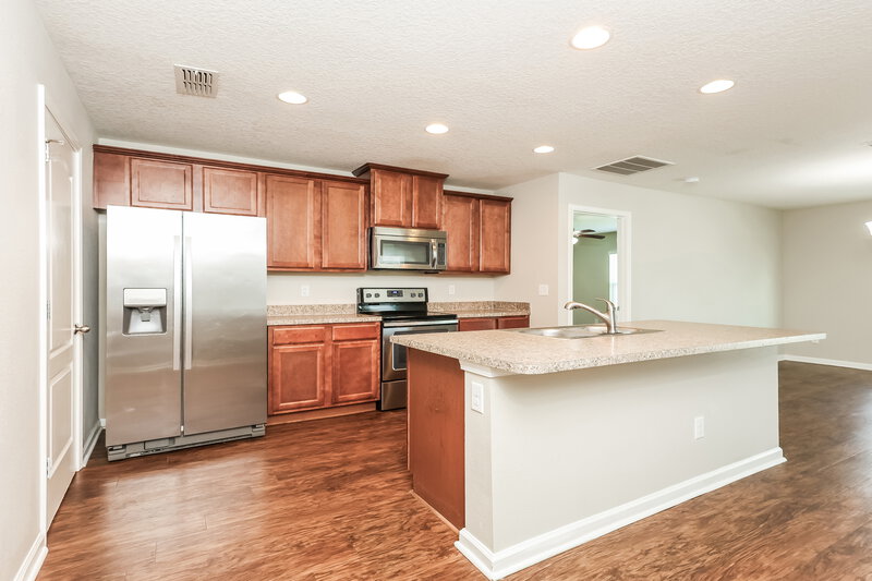 1,960/Mo, 3800 Falcon Crest Dr Green Cove Springs, FL 32043 Kitchen View 2