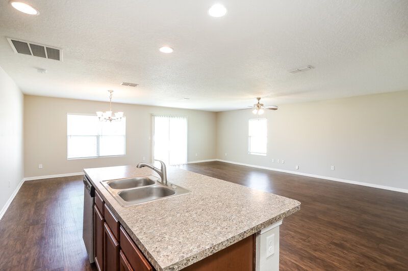 2,215/Mo, 3800 Falcon Crest Dr Green Cove Springs, FL 32043 Kitchen View 3