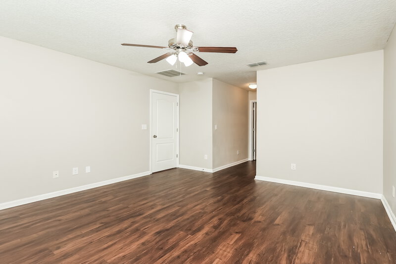 1,960/Mo, 3800 Falcon Crest Dr Green Cove Springs, FL 32043 Main Bedroom View 2