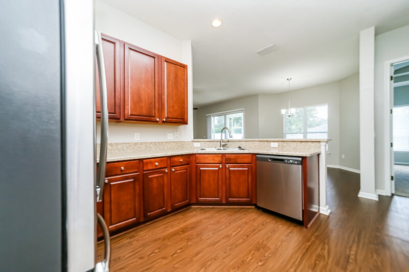 2,110/Mo, 3708 Southbank Cir Green Cove Springs, FL 32043 Kitchen View