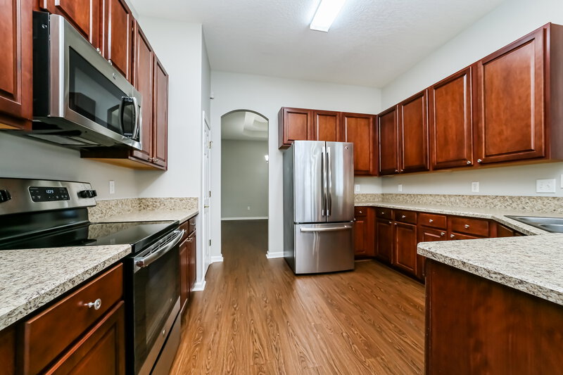 2,110/Mo, 3708 Southbank Cir Green Cove Springs, FL 32043 Kitchen View 2