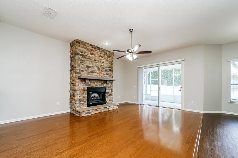 2,110/Mo, 3708 Southbank Cir Green Cove Springs, FL 32043 Family Room View