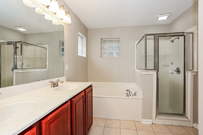 2,900/Mo, 741 Indigo Run Dr Jacksonville, FL 32218 Main Bathroom View