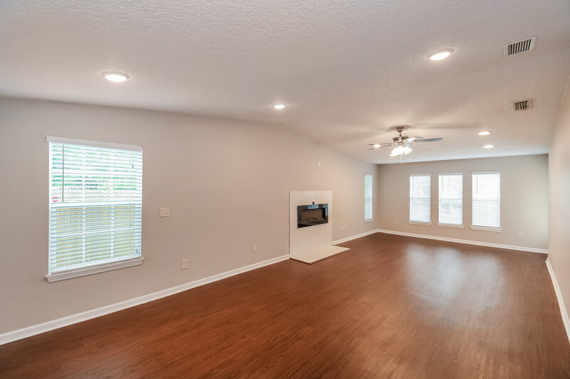 2,235/Mo, 8109 Grampell Dr Jacksonville, FL 32221 Living Room View