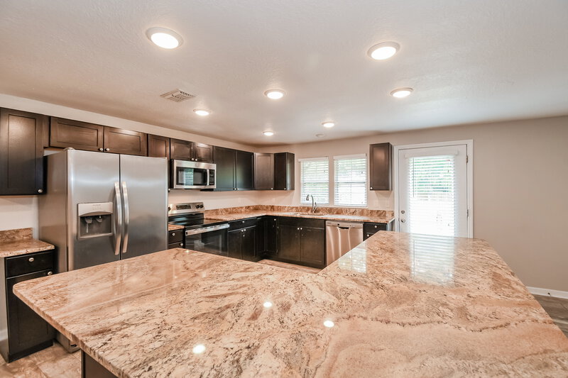 2,235/Mo, 8109 Grampell Dr Jacksonville, FL 32221 Kitchen View 2