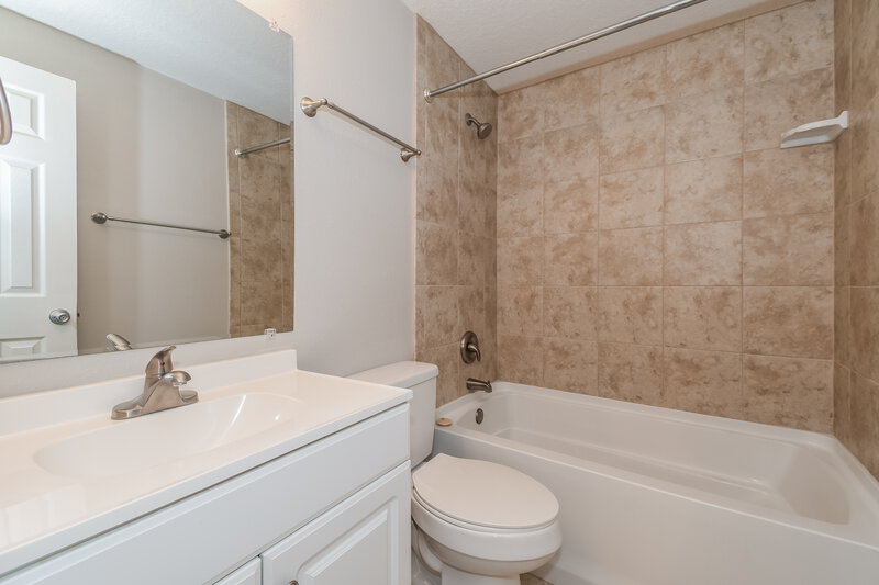 2,235/Mo, 8109 Grampell Dr Jacksonville, FL 32221 Bathroom View 2