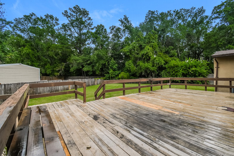 2,235/Mo, 8109 Grampell Dr Jacksonville, FL 32221 Deck View