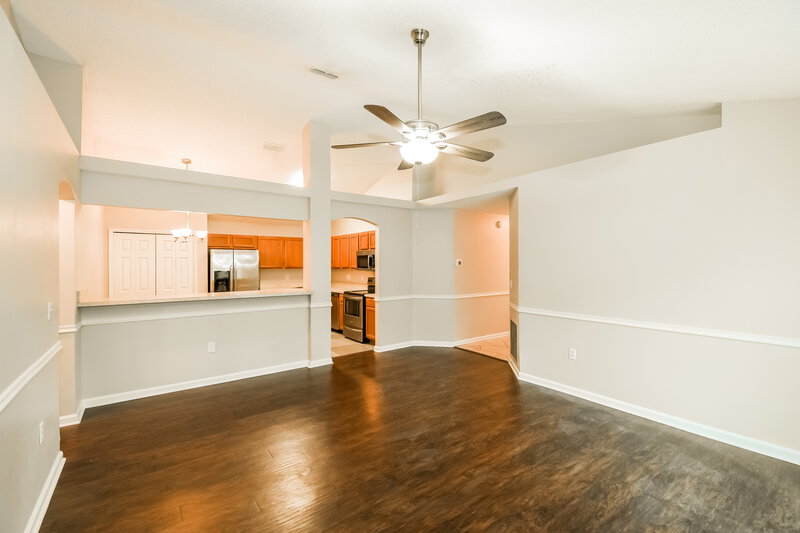2,200/Mo, 2025 Hunters Trace Cir Middleburg, FL 32068 Living Room View 3