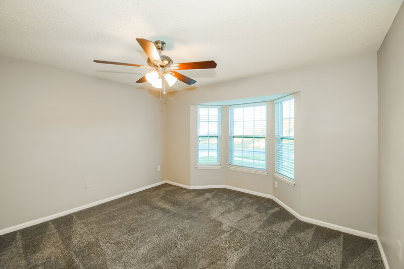 2,200/Mo, 2025 Hunters Trace Cir Middleburg, FL 32068 Main Bedroom View