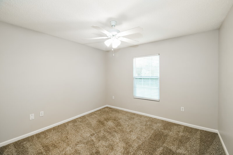 2,200/Mo, 2025 Hunters Trace Cir Middleburg, FL 32068 Bedroom View