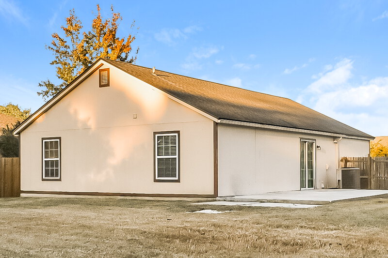 2,200/Mo, 2025 Hunters Trace Cir Middleburg, FL 32068 Rear View