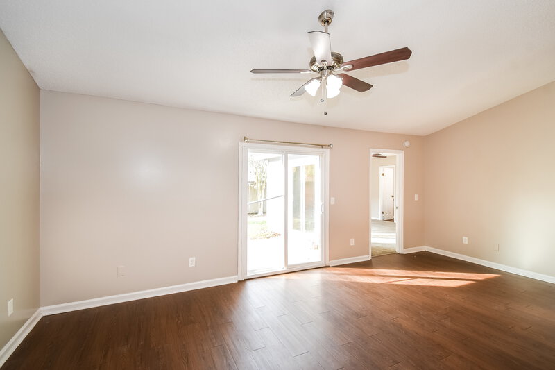 1,720/Mo, 2018 Cardiff Ln Middleburg, FL 32068 Living Room View