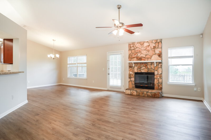 1,860/Mo, 380 Willow Green Dr Orange Park, FL 32073 Living Room View 2