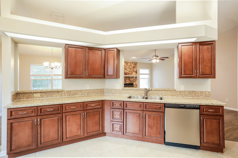1,860/Mo, 380 Willow Green Dr Orange Park, FL 32073 Kitchen View 2