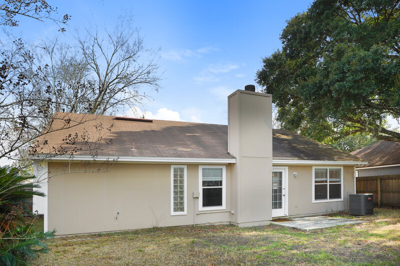 1,860/Mo, 380 Willow Green Dr Orange Park, FL 32073 Rear View