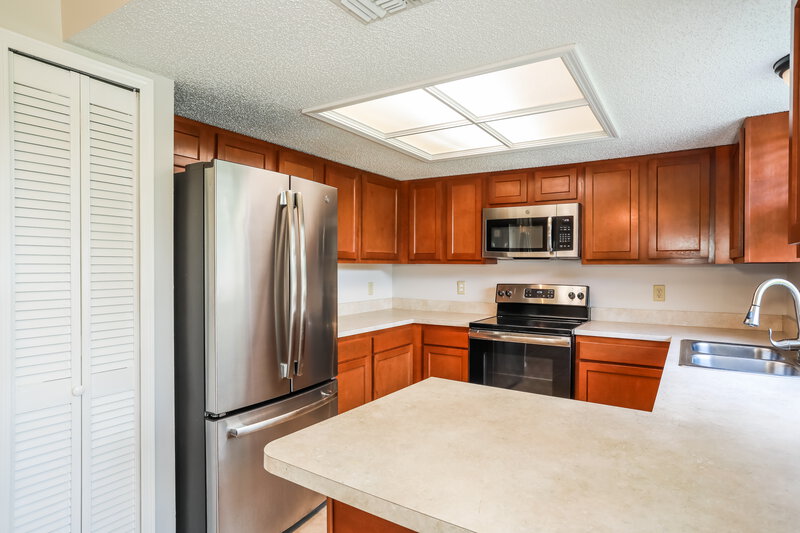 1,880/Mo, 3759 Lumberjack Way Jacksonville, FL 32223 Kitchen View 2
