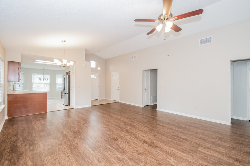 2,520/Mo, 9122 Smoketree Dr Jacksonville, FL 32244 Living Room View 2